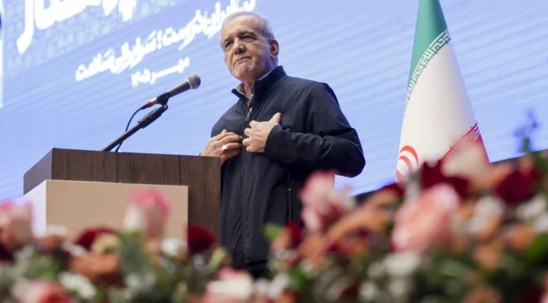 الرئيس الإيراني: نواجه مشكلات بجميع الملفات وحتى لو امتلكنا المال فلن نستطيع شراء البنزين