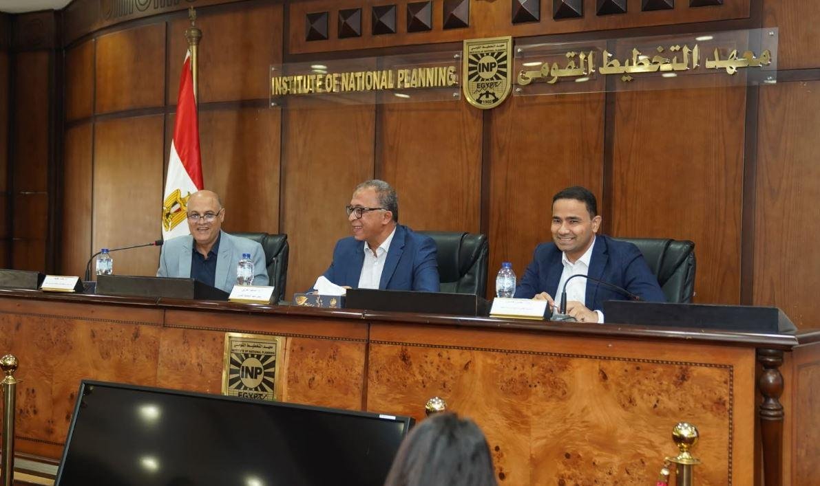رئيس معهد التخطيط القومي يلتقي طلاب الماجستير الأكاديمي والمهني للعام 2026- 2027