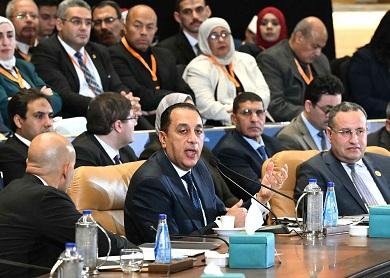 قلبي بيتقطع لما أقرأ خبر انتحار طالب.. مدبولي يوضح أسباب التوجه إلى نظام البكالوريا