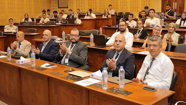 بمشاركة 120 عربيًا وإفريقيًا.....
