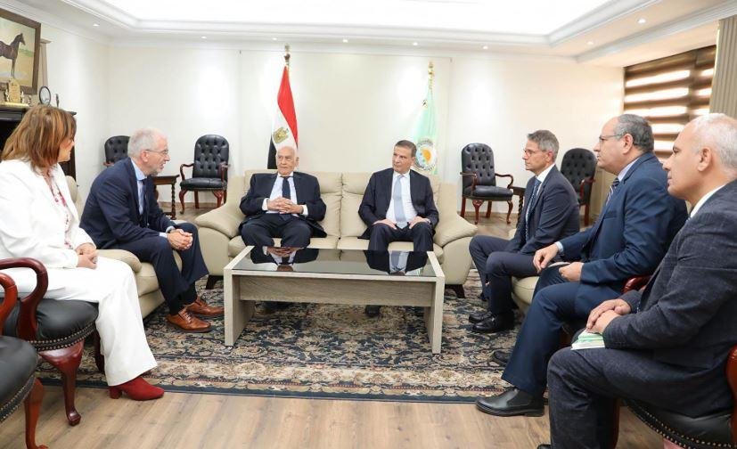 وزير الزراعة يبحث مع وفد ألمان...