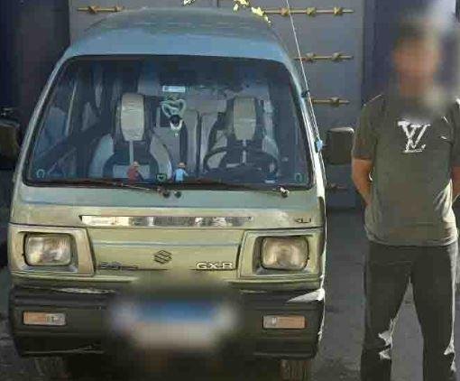 ضبط سائق ميكروباص بالإسكندرية سبّ راكبا وهدده بالإيذاء بسبب اعتراضه على قيادته برعونة