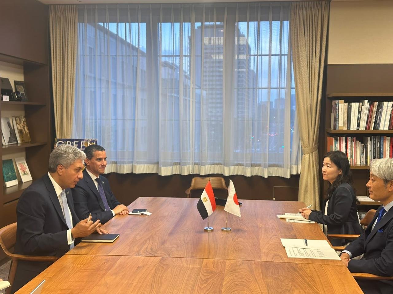 وزير السياحة يبحث مع مفوض الشئون الثقافية الياباني توسيع التعاون السياحي والأثري