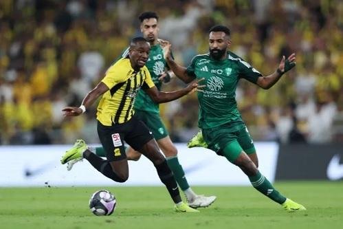 الاتحاد يضرب الاتفاق برباعية ويعود إلى طريق الانتصارات في الدوري السعودي
