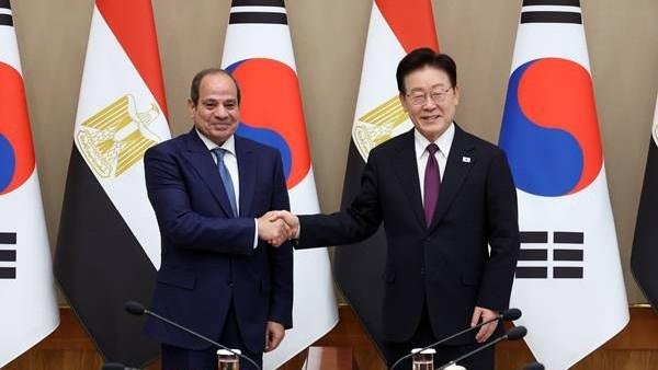 ضياء حلمي: جولة الرئيس السيسي الآسيوية تعزز فرص التعاون الاقتصادي وتوطين الصناعات في مصر