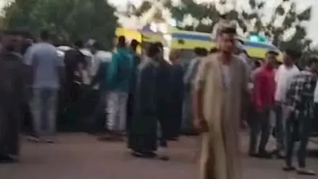 "عمال رايحين الشغل".. مصرع 2 وإصابة 18 في حادث تصادم بالمنوفية- صور