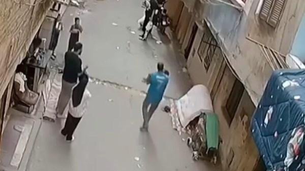 «انكتب له عمر جديد» .. إنقاذ طفل سقط من علو يُشعل السوشيال ميديا