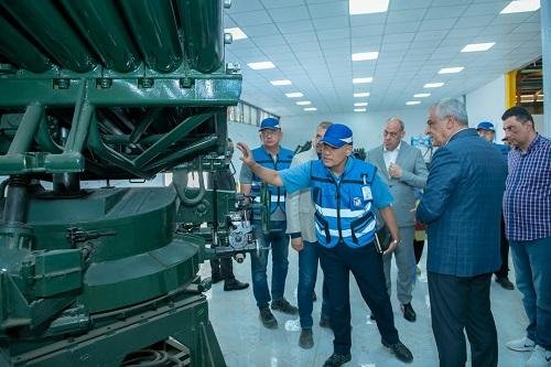وزير الإنتاج الحربي من مصنع 999 الحربي: يجب تأمين احتياجات الإنتاج من الخامات المختلفة
