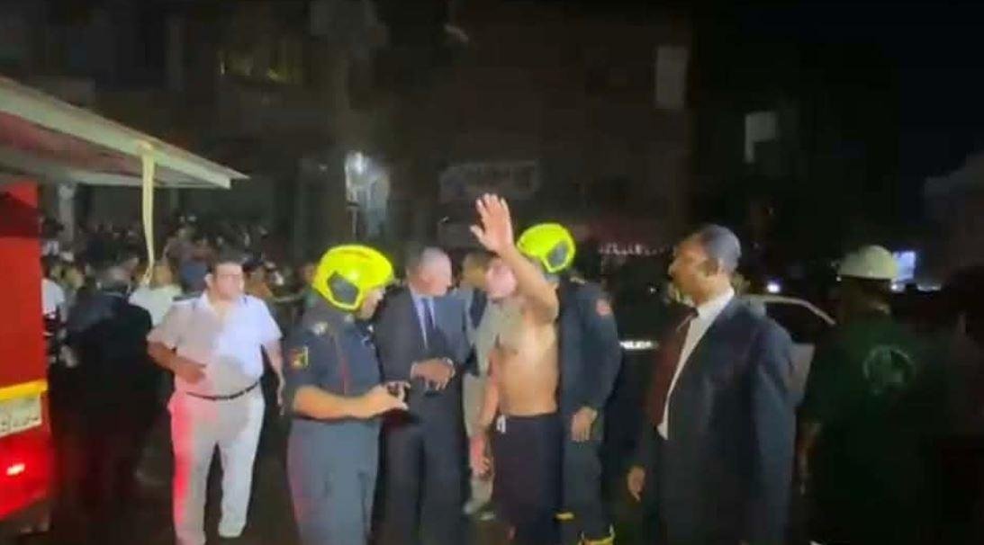 مدير أمن الفيوم يتفقد موقع حريق داخل مطعم بسنهور القبلية