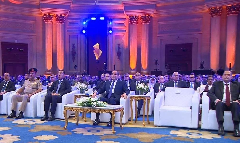 الرئيس السيسي يشهد افتتاح منتدى مصر للتعدين ويتفقد معرض مصر للتعدين