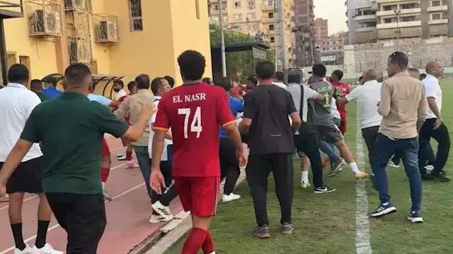 بالصور.. خناقة شوارع في مباراة...