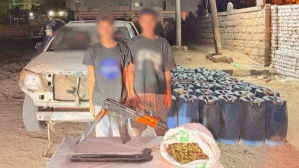 قبل بيعها بالسوق السوداء.. القبض على شخصين بحوزتهما طن سولار بأسوان